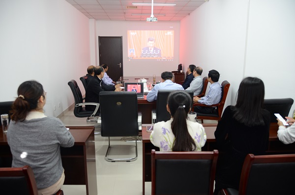 365网站是正规平台吗_bte365官网_365bet官网备用供销社组织党员干部收听收看党的二十大开幕会