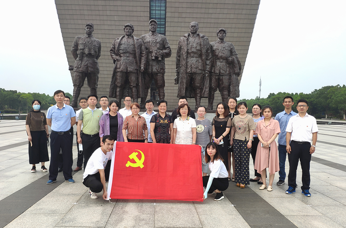 庆祝建党99周年  缅怀渡江英烈事迹